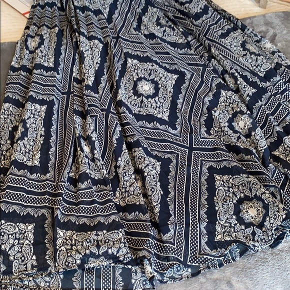 Tommy Hilfiger Pleated Crossback Maxi Dress - Picture 7 of 8